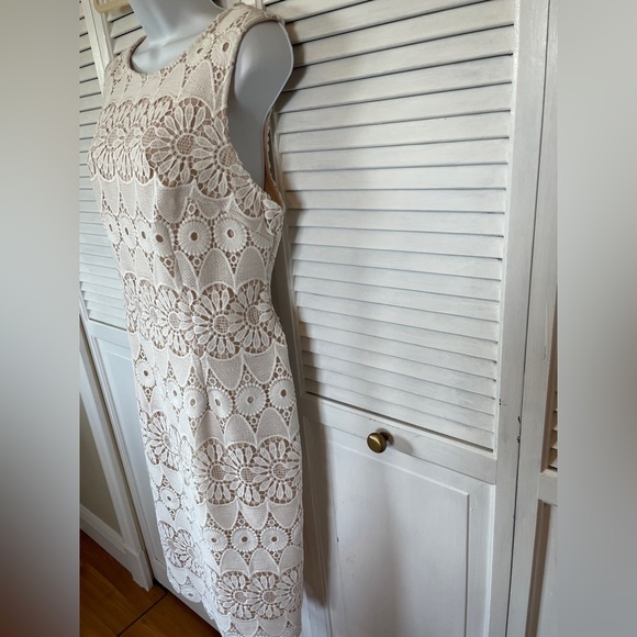 Liz Claiborne Sleeveless Ivory Lace Overlay Dress Size 10 - Picture 3 of 7